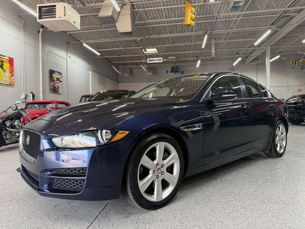 2017 JAGUAR XE