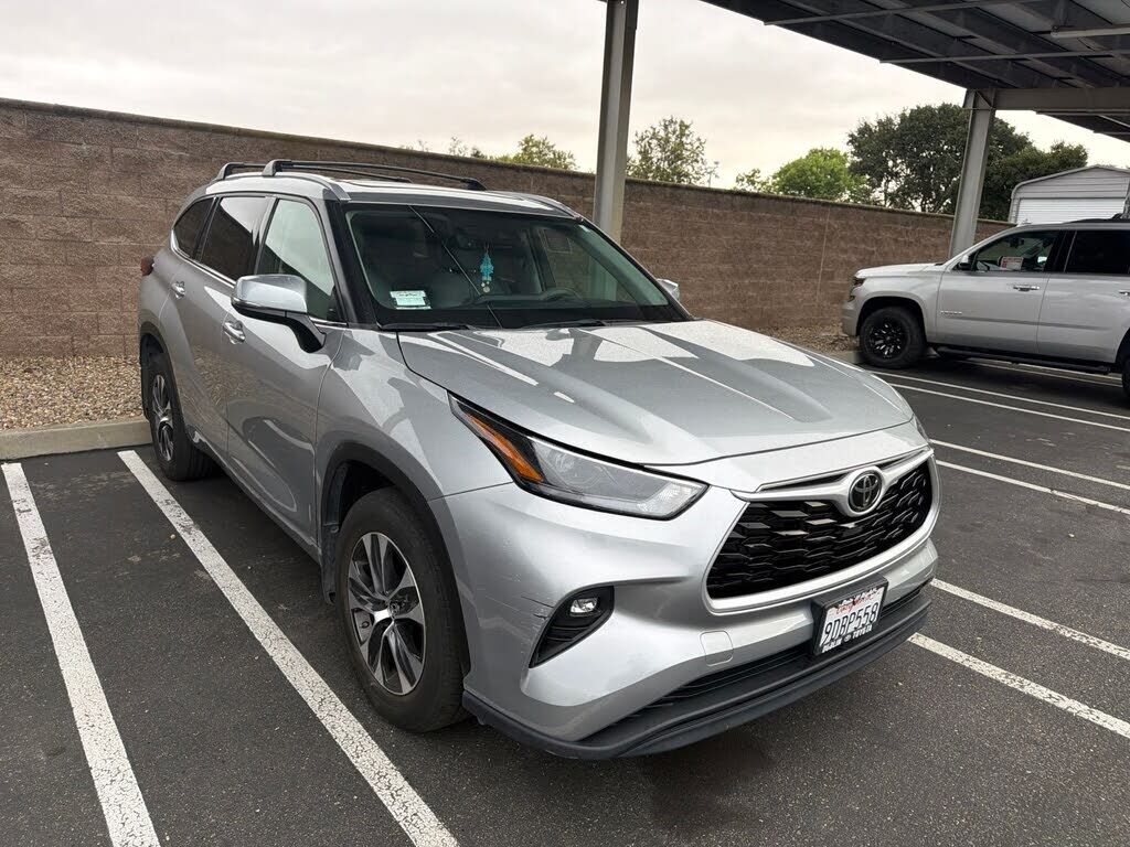 2022 TOYOTA Highlander