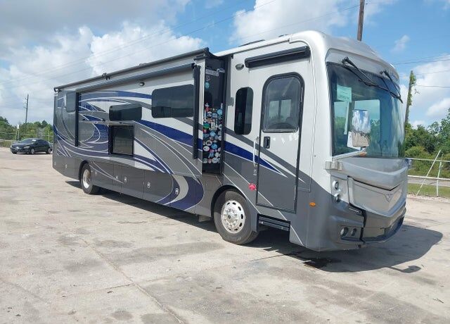 2022 FREIGHTLINER XC-M Modular Rail Rear Engine Motor Home Chassis