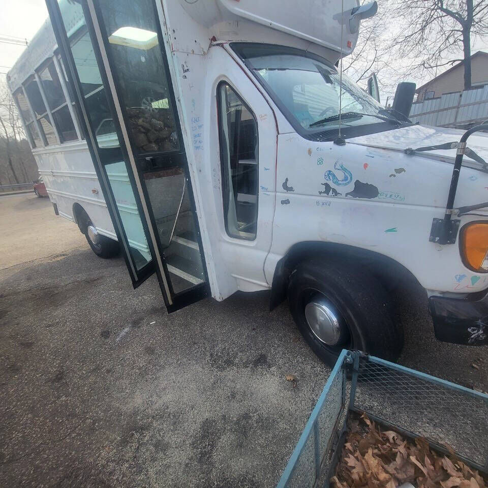 2002 FORD E-350