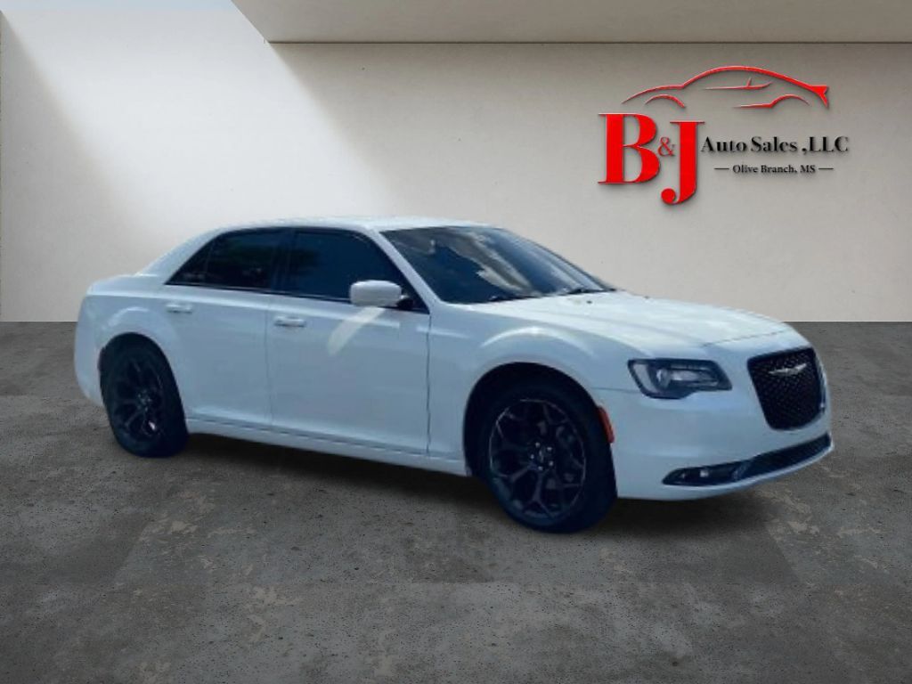 2019 CHRYSLER 300