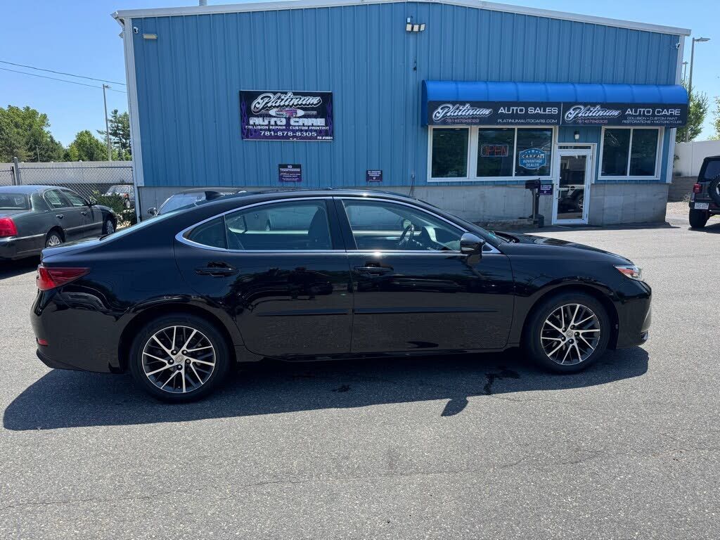 2016 LEXUS ES