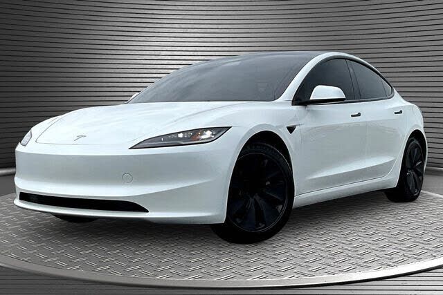 2025 TESLA Model 3