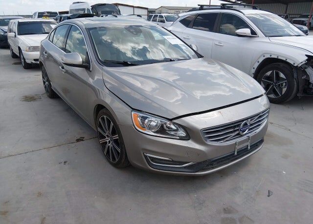 2016 VOLVO S60