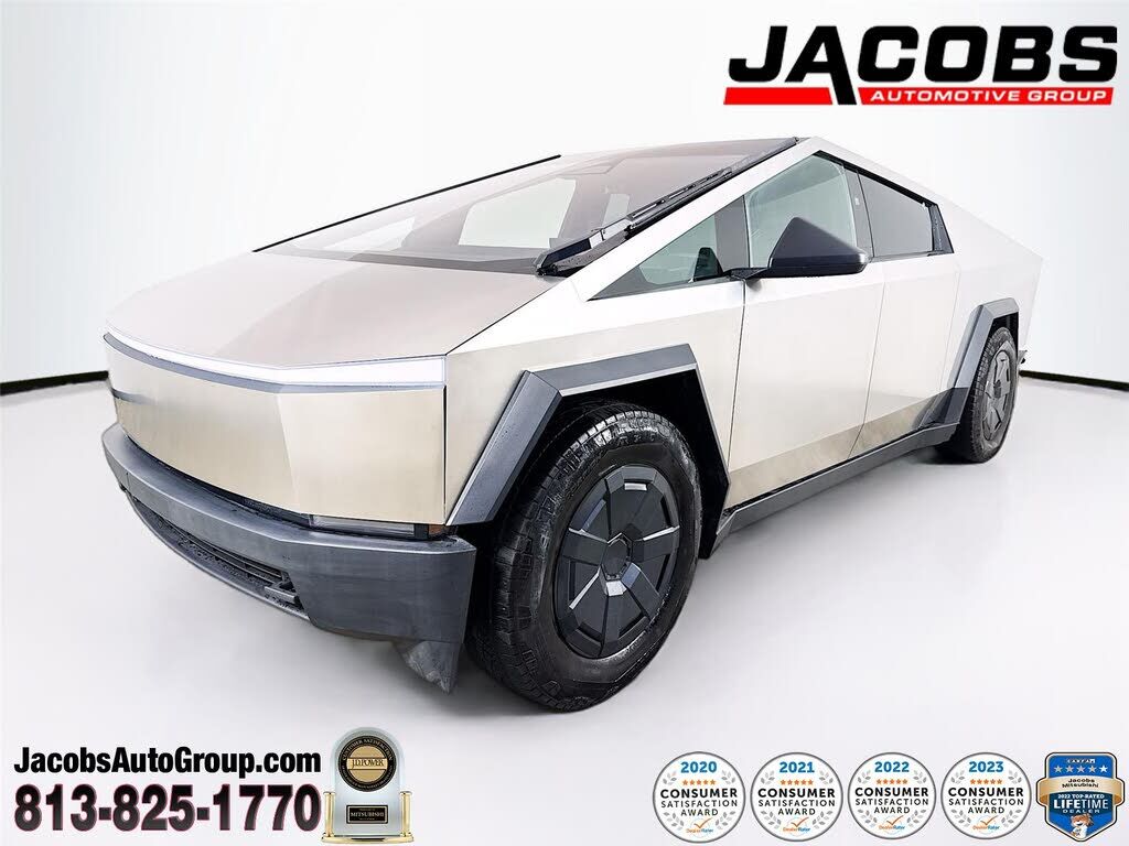2025 TESLA Cybertruck