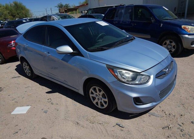 2013 HYUNDAI Accent