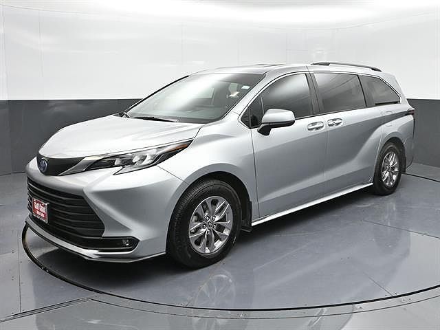 2025 TOYOTA Sienna