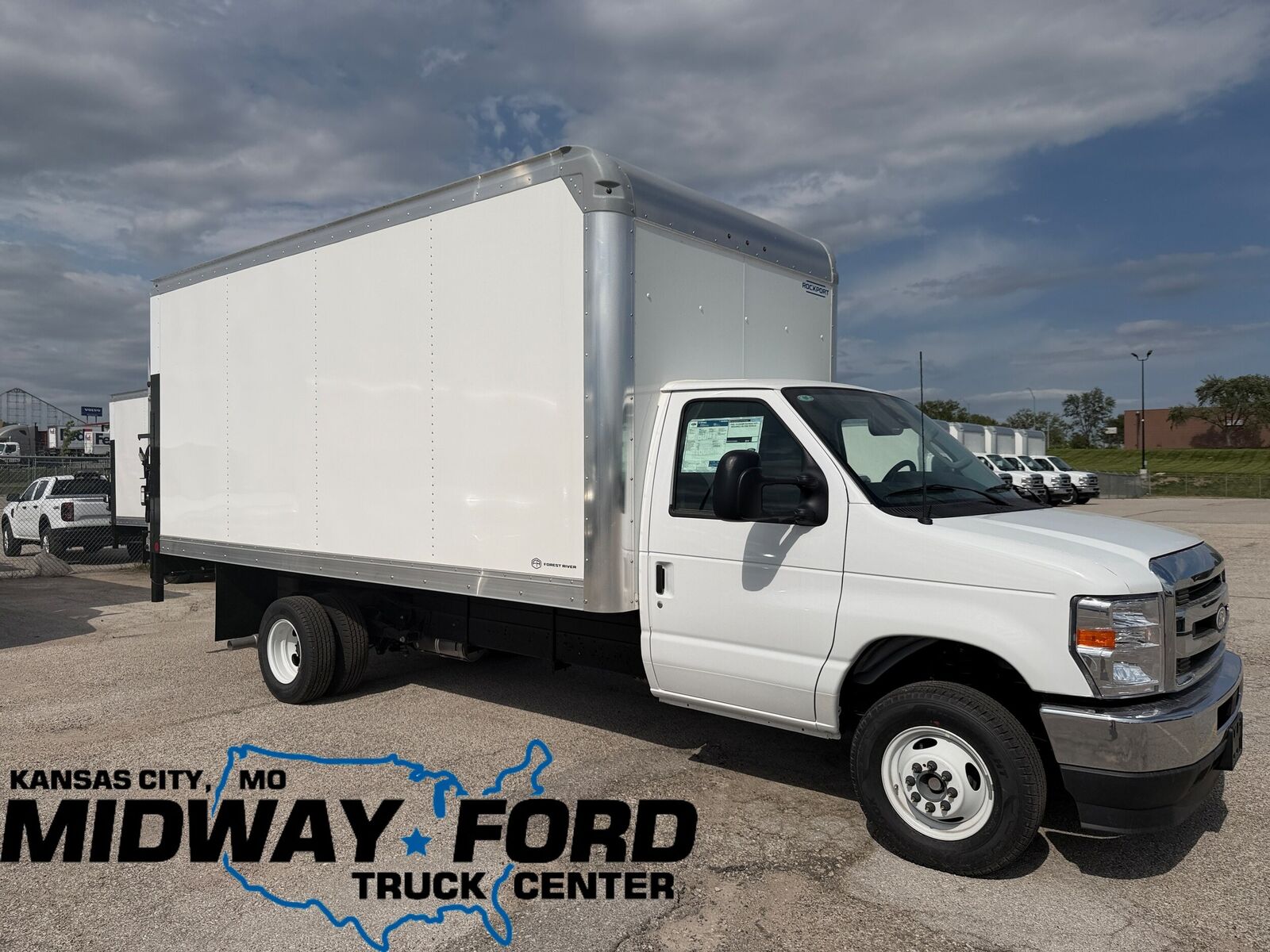 2027 FORD E-450