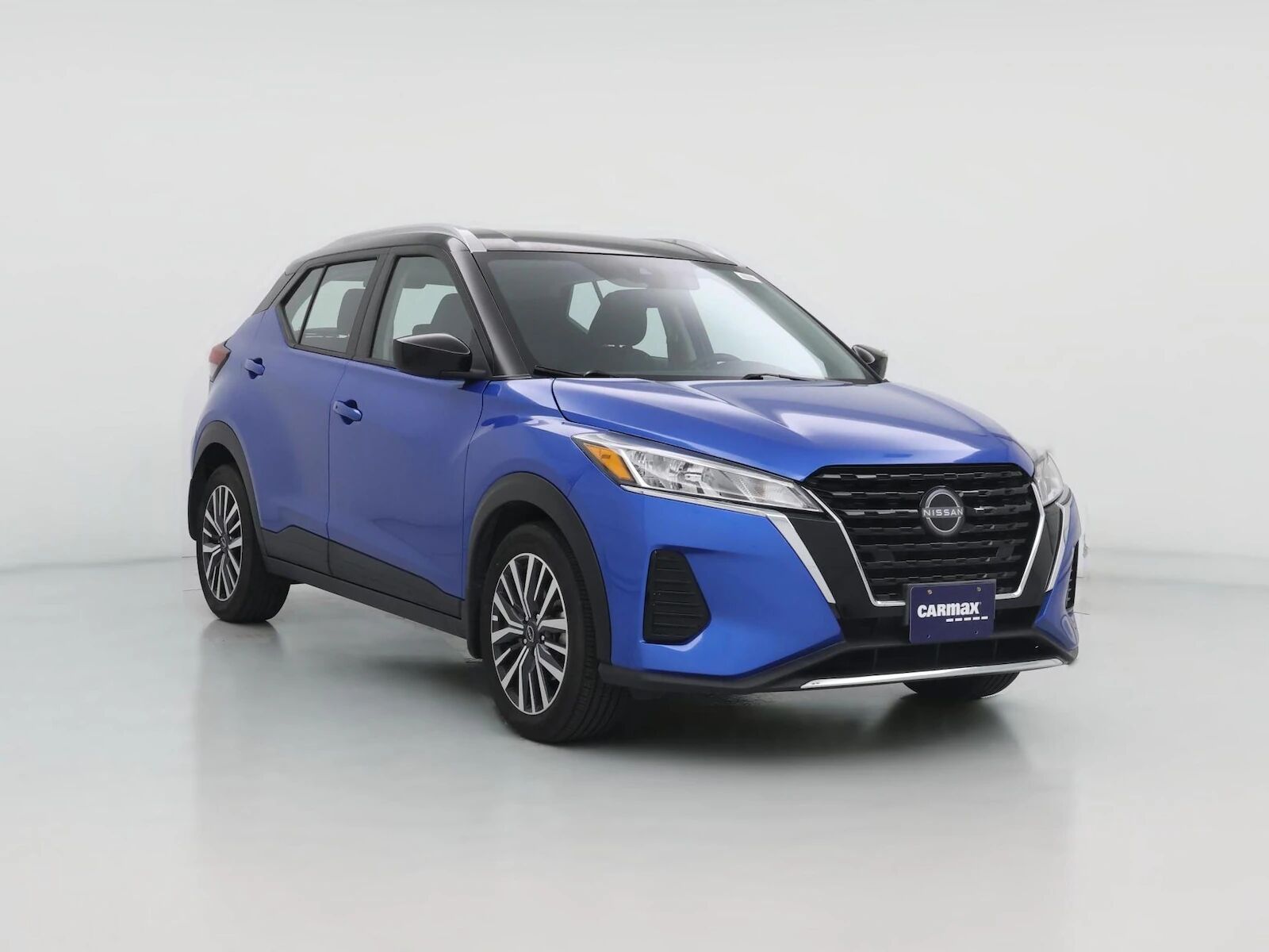 2023 NISSAN Kicks