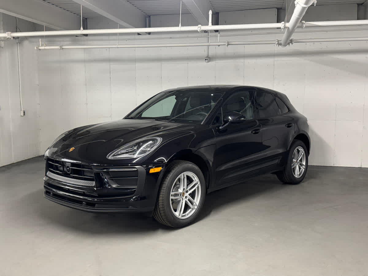 2026 PORSCHE Macan