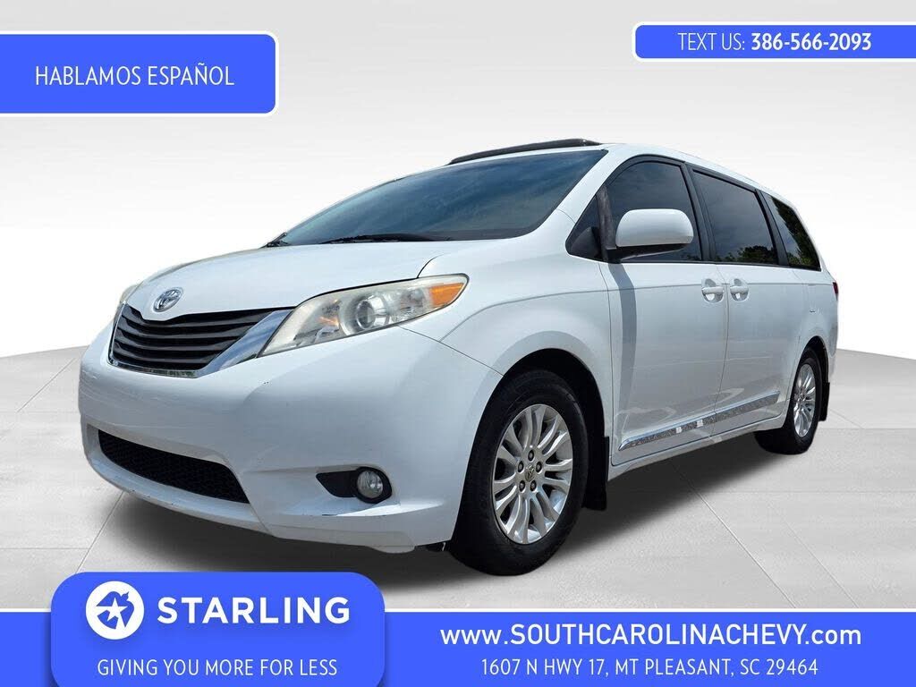 2011 TOYOTA Sienna