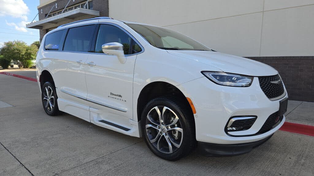 2022 CHRYSLER Pacifica