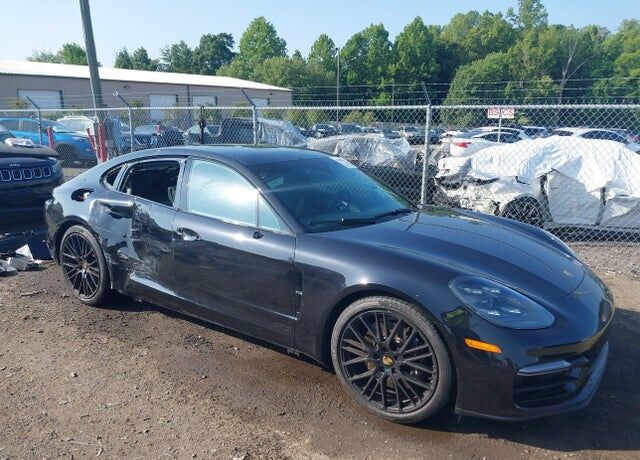 2022 PORSCHE Panamera