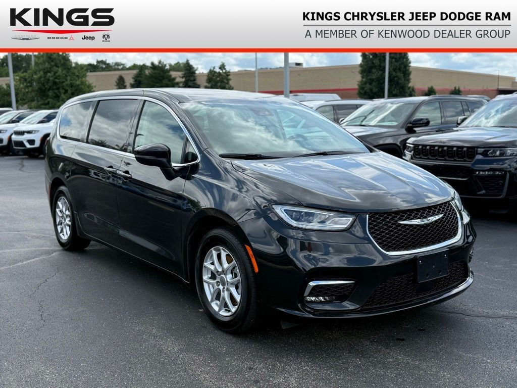 2023 CHRYSLER Pacifica