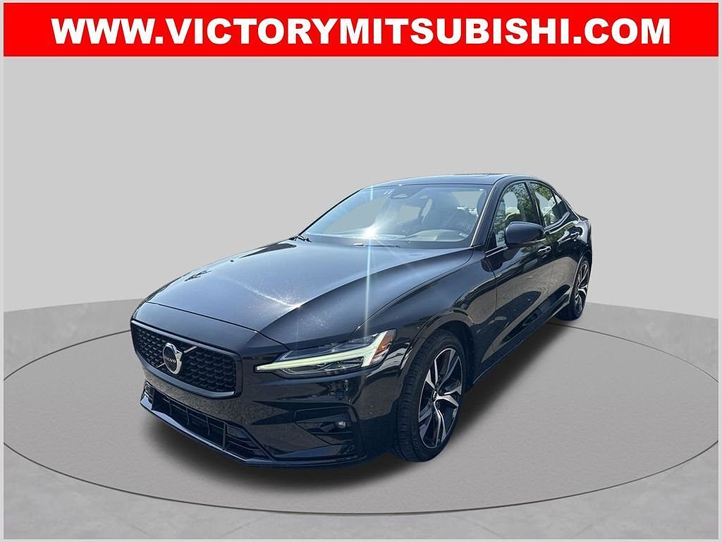 2024 VOLVO S60
