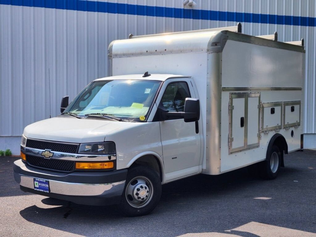 2022 CHEVROLET Express