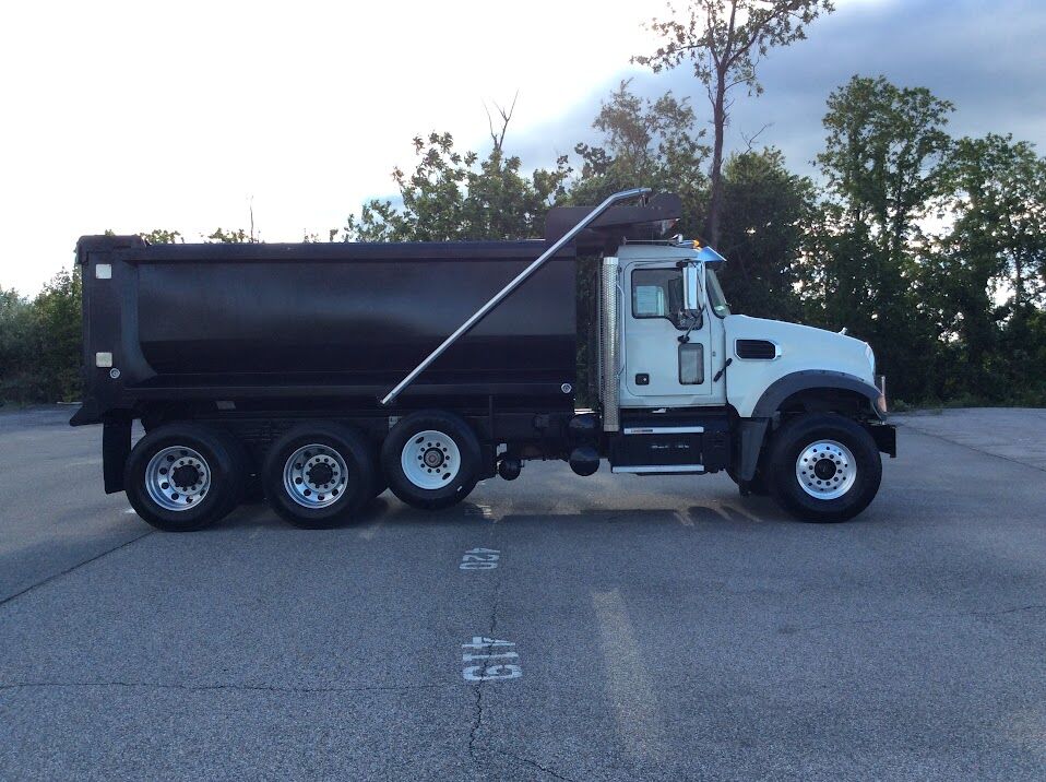 2025 MACK Granite