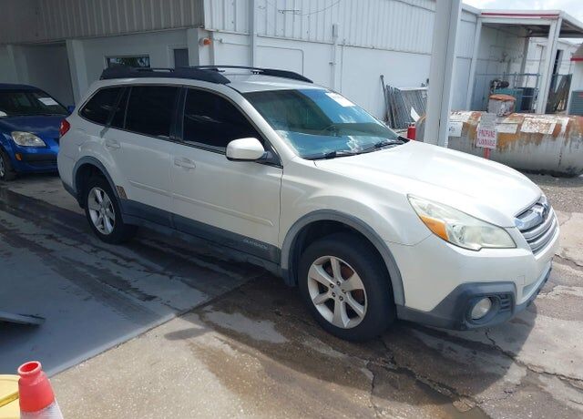 2014 SUBARU Outback