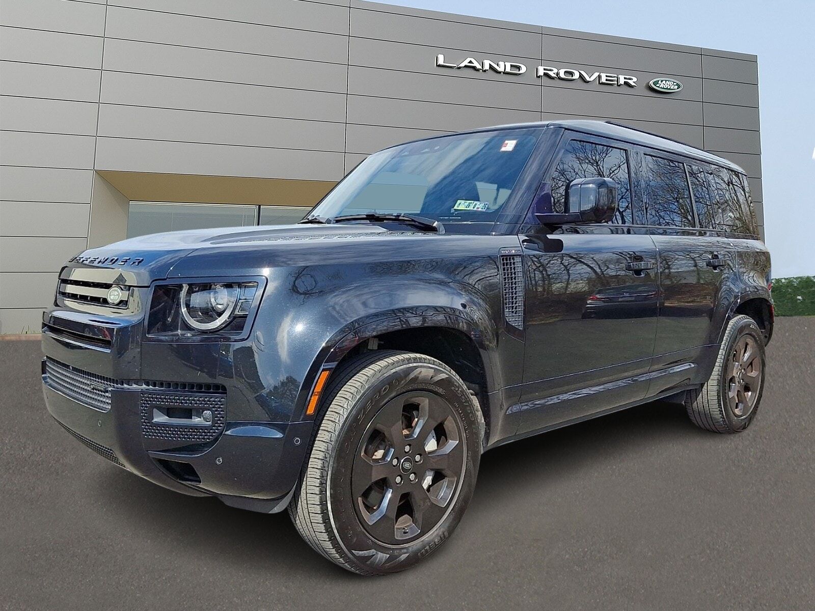 2023 LAND ROVER Defender