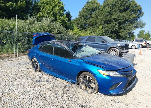 2020 TOYOTA Camry