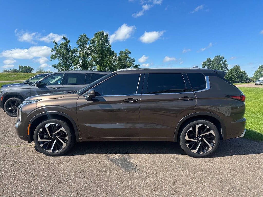 2022 MITSUBISHI Outlander