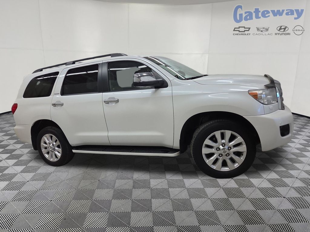 2013 TOYOTA Sequoia