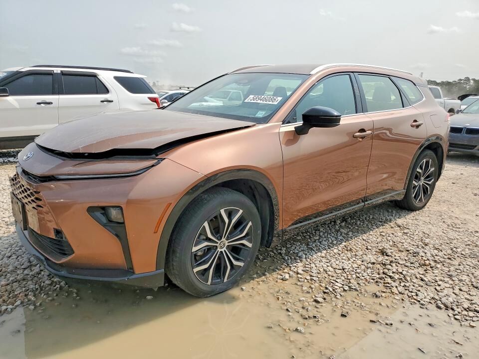 2025 TOYOTA Crown Signia