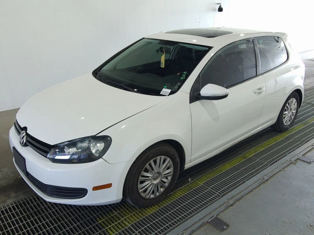 2011 VOLKSWAGEN Golf