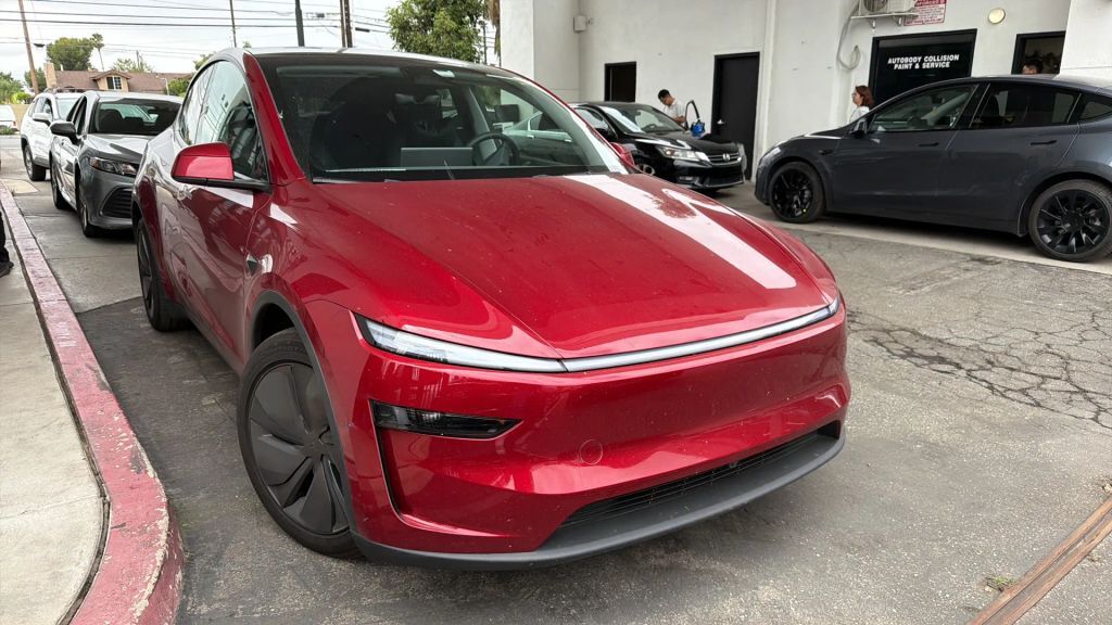 2026 TESLA Model Y