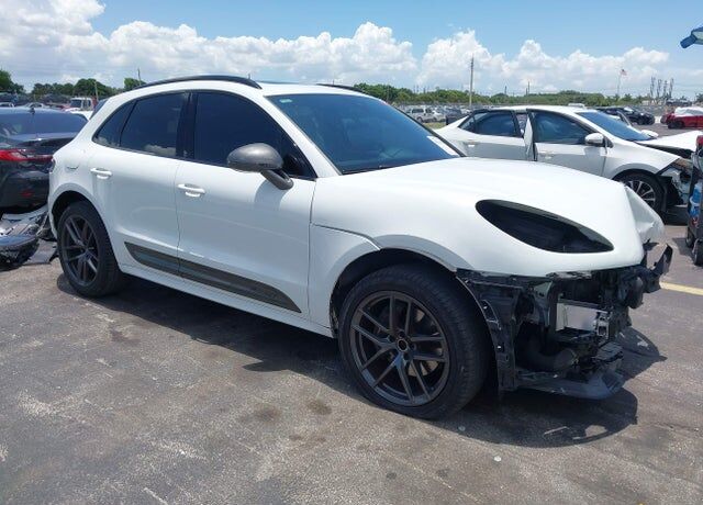 2023 PORSCHE Macan