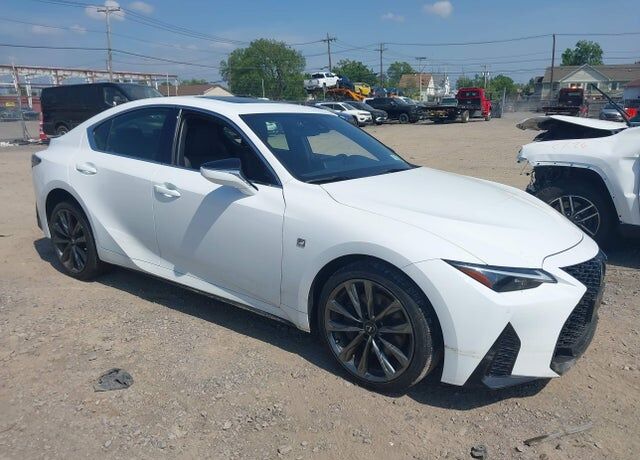 2022 LEXUS IS