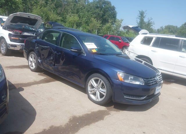 2014 VOLKSWAGEN Passat