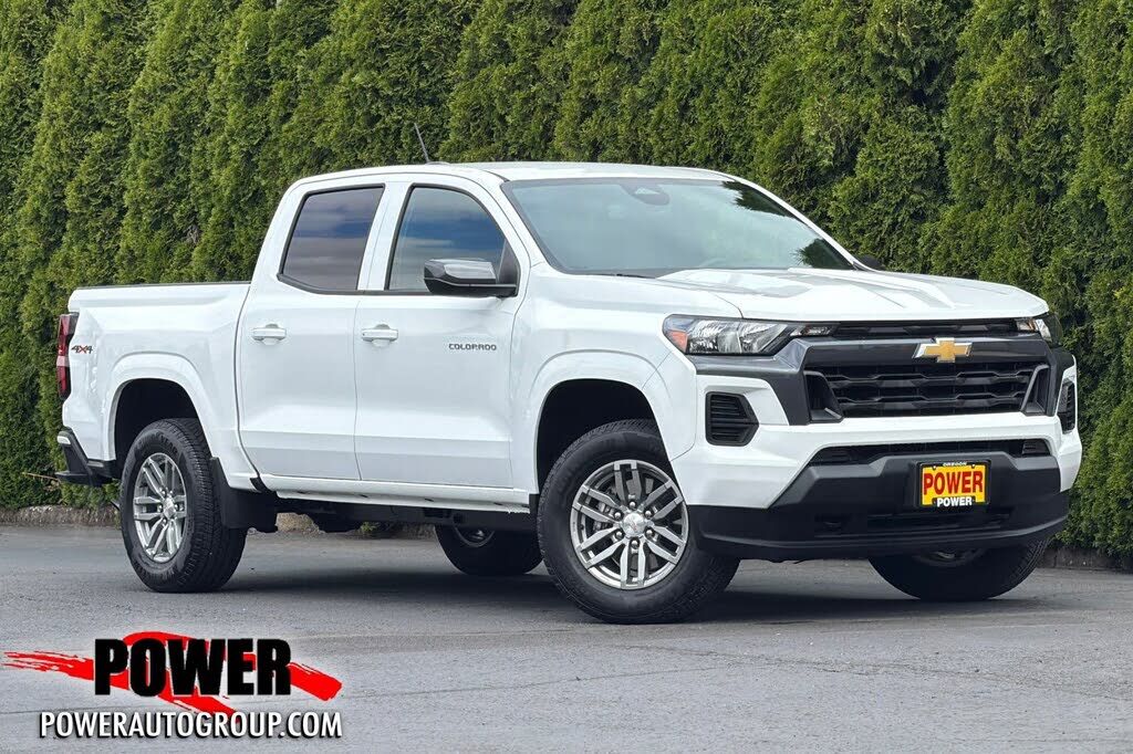 2025 CHEVROLET Colorado