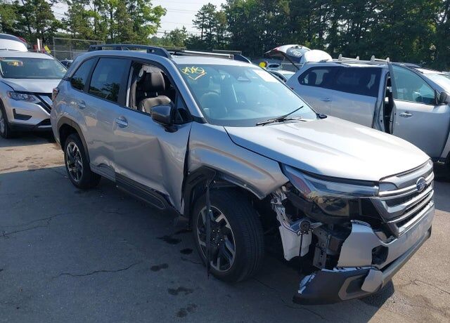 2025 SUBARU Forester