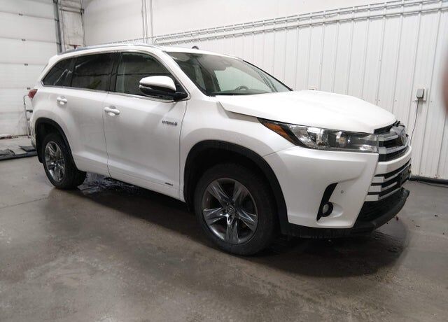 2019 TOYOTA Highlander
