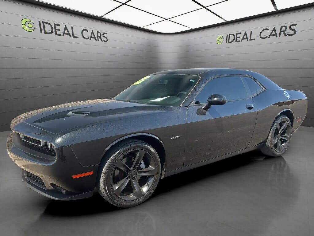 2017 DODGE Challenger