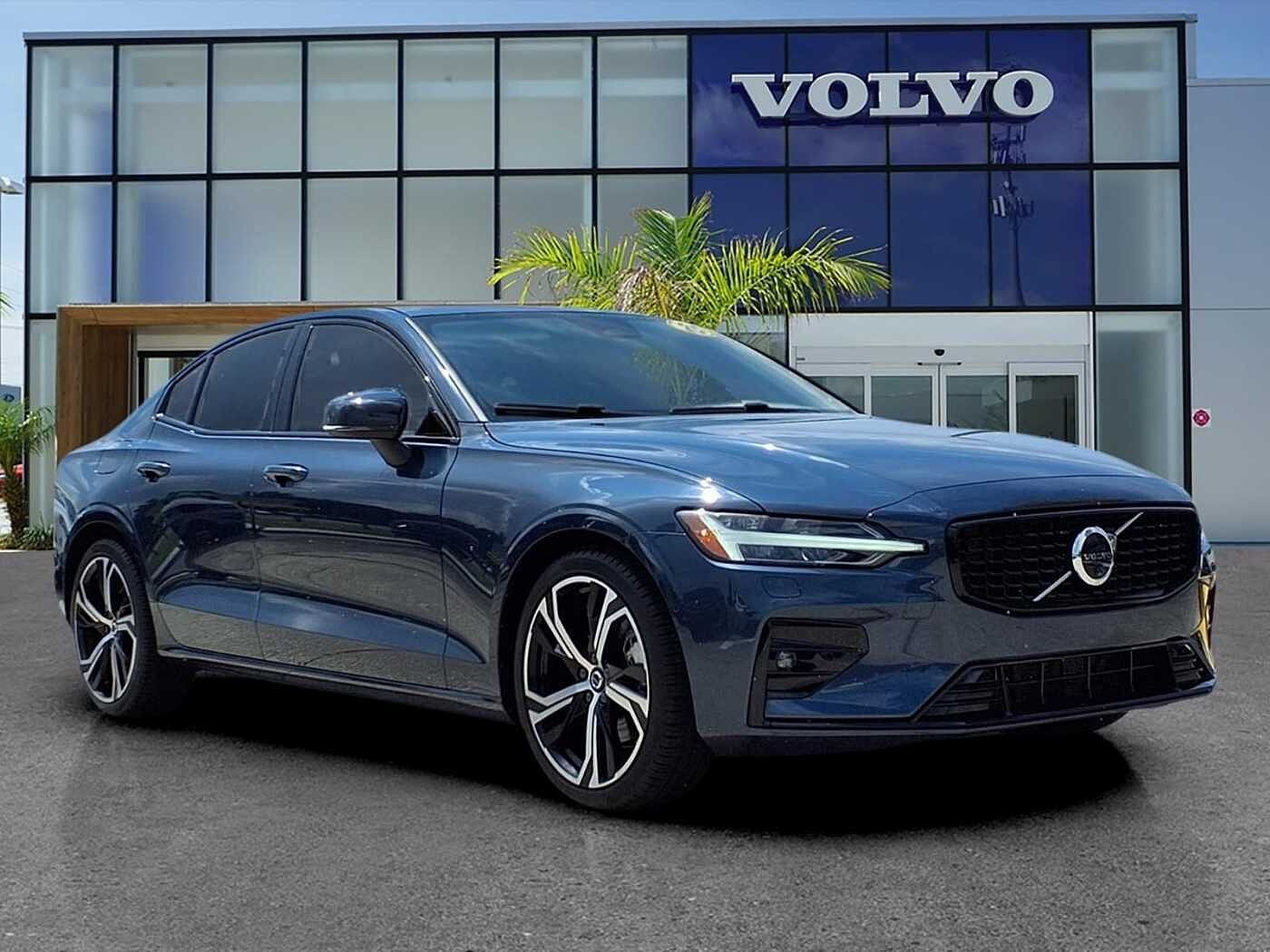 2025 VOLVO S60