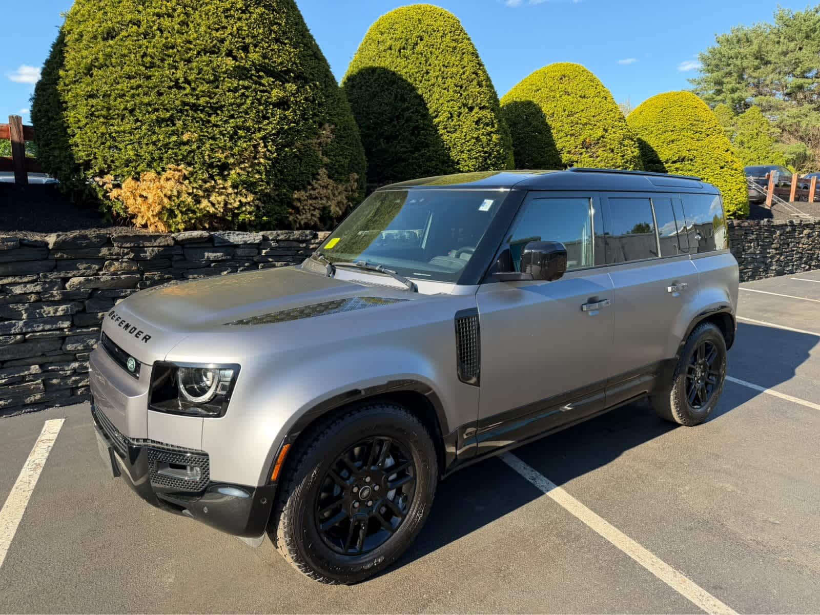 2023 LAND ROVER Defender