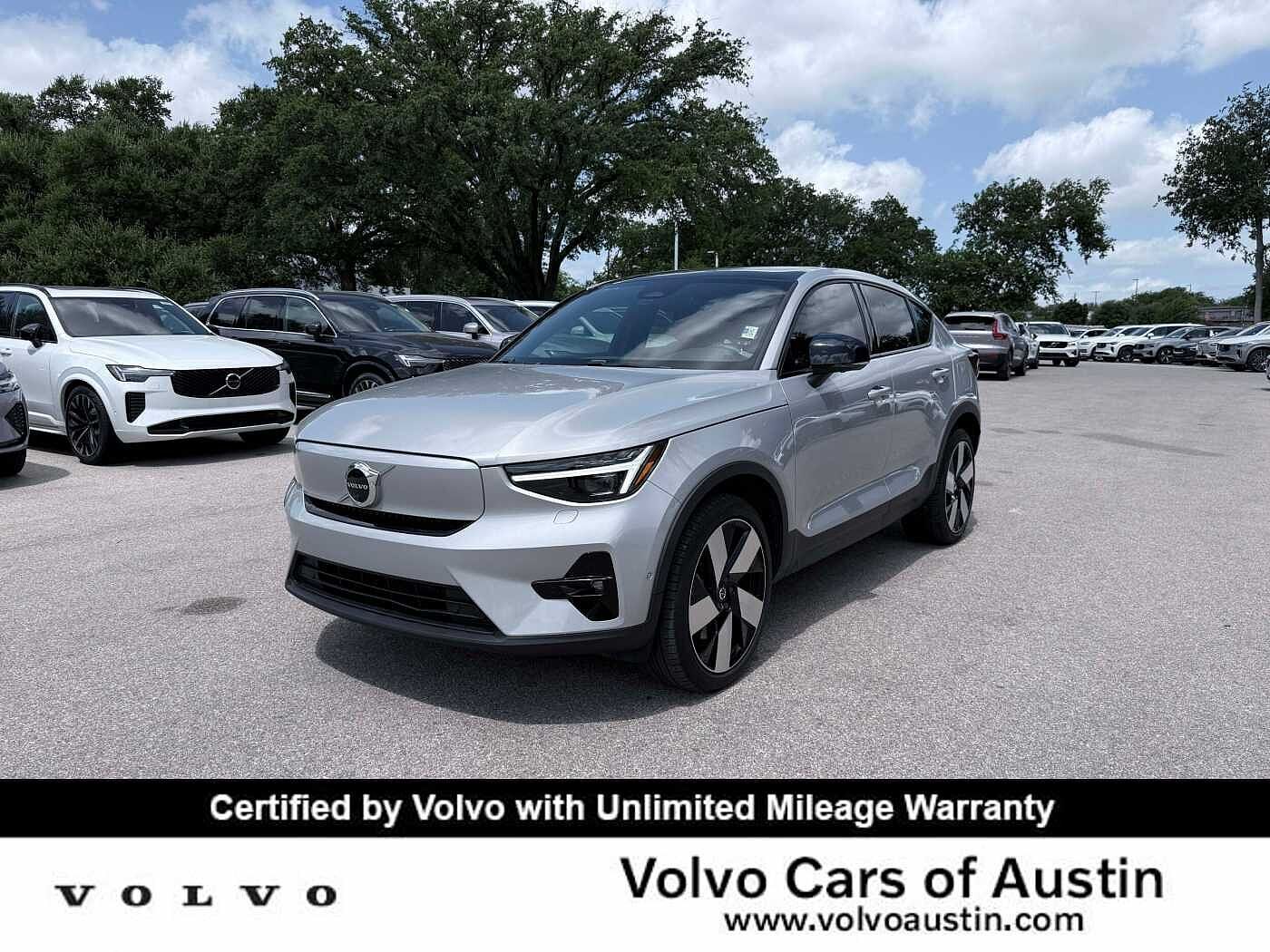 2023 VOLVO C40