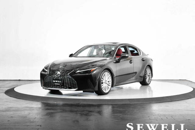 2022 LEXUS IS