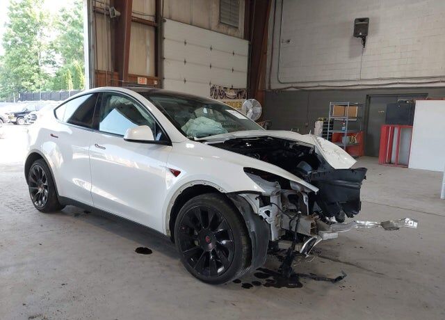 2022 TESLA Model Y