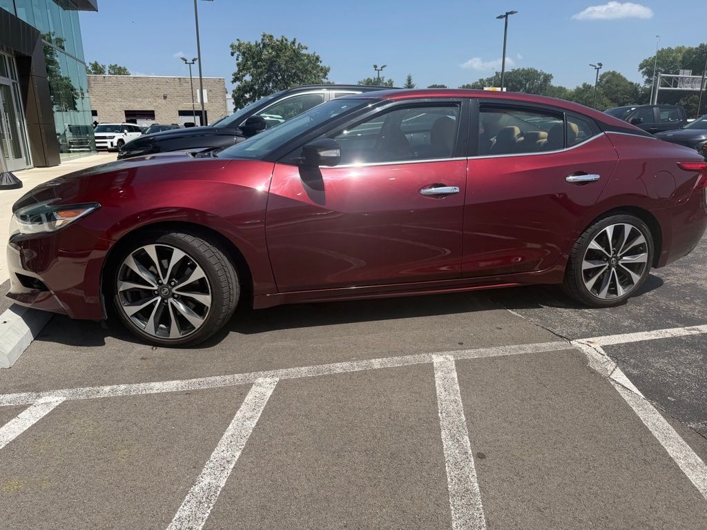 2017 NISSAN Maxima
