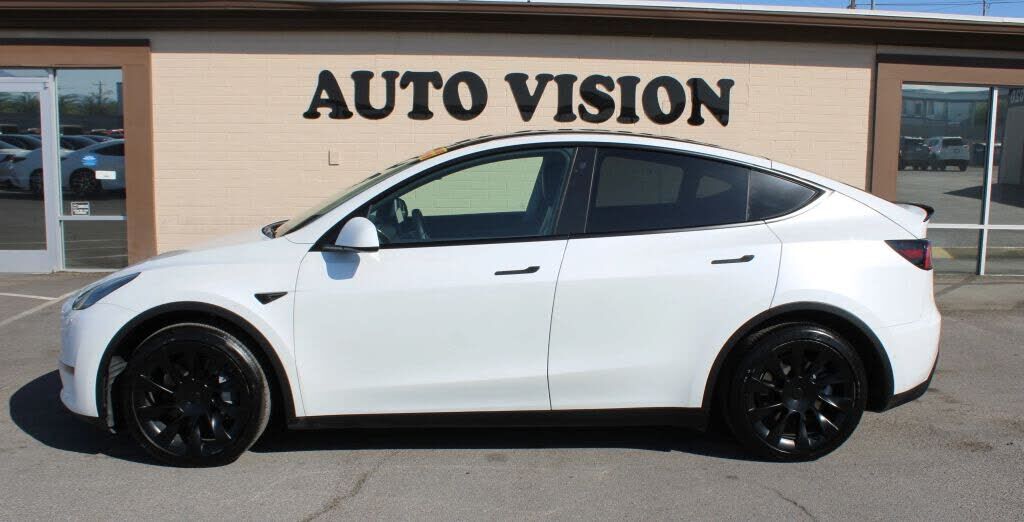 2021 TESLA Model Y