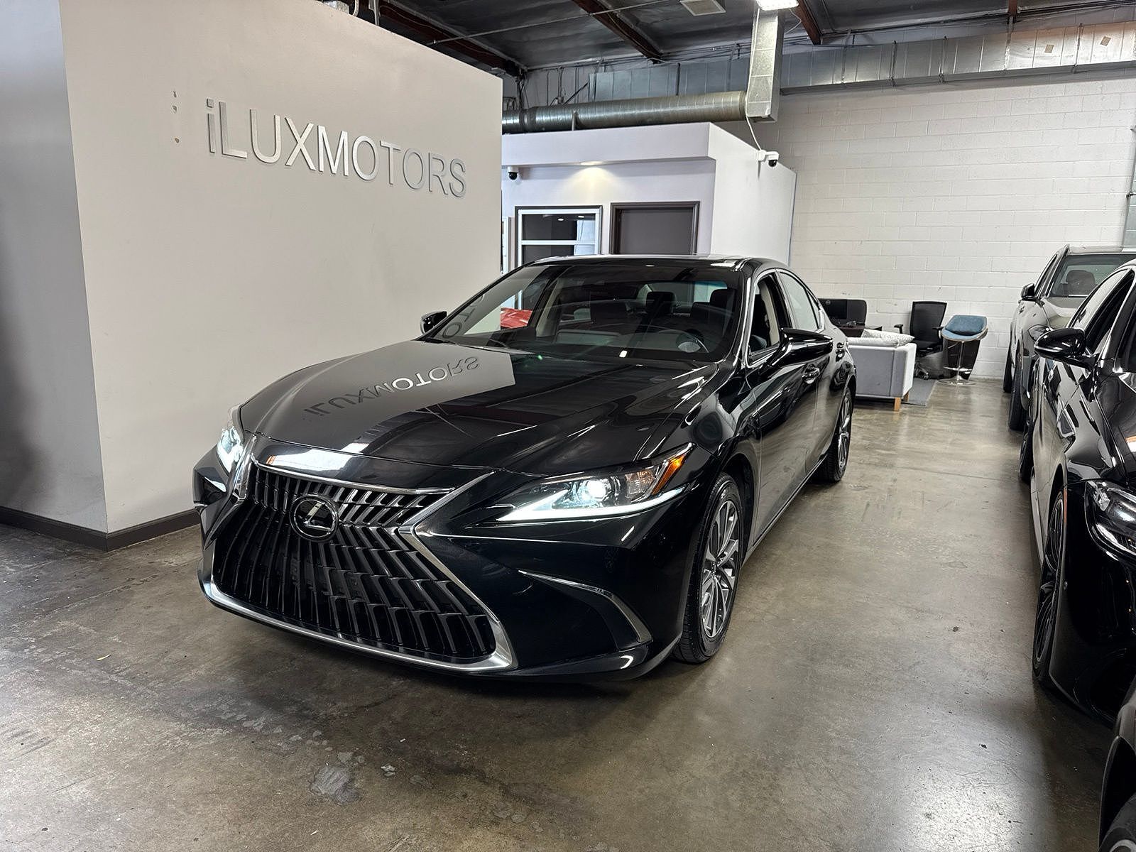 2024 LEXUS ES