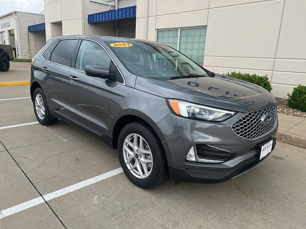 2023 FORD Edge