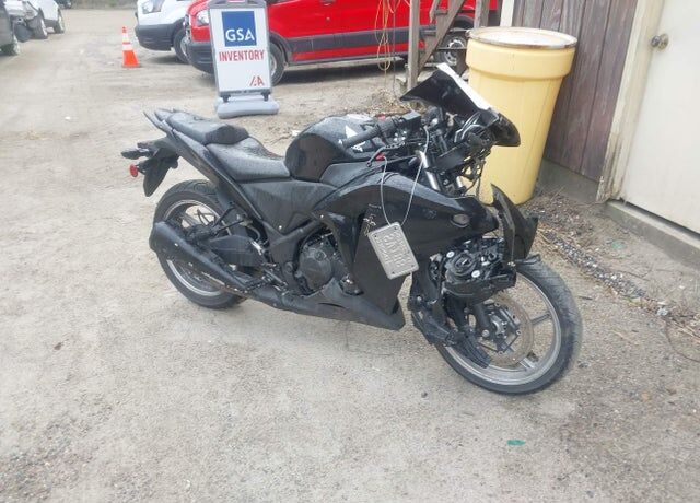 2012 HONDA CB
