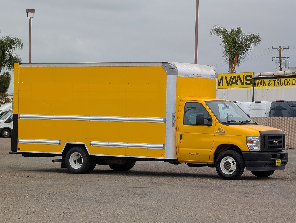 2022 FORD E-350