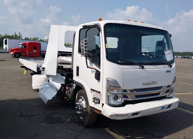 2022 ISUZU NQR