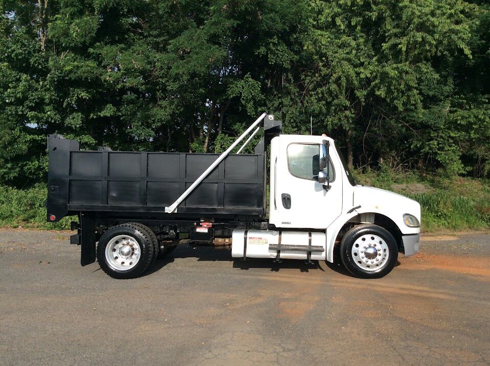 2005 FREIGHTLINER M2