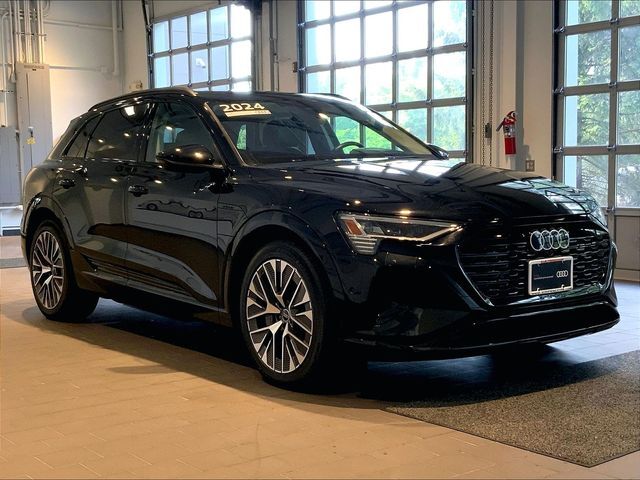 2024 AUDI Q8